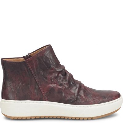 Waydell shown in Wine (Red)