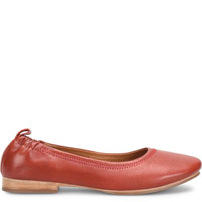 Kenni  shown in Rouge Red (Red)