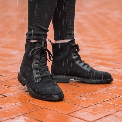 Landee shown on model 