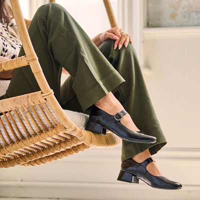 Laura shown on model 